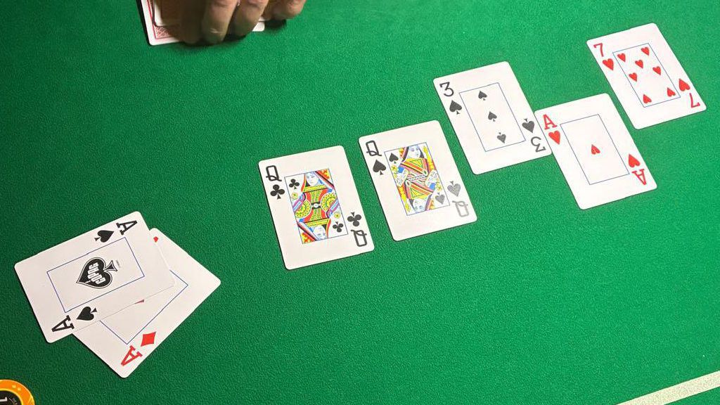 Die Hand des Abends